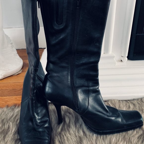 Guess Boots - Picture 2 of 4